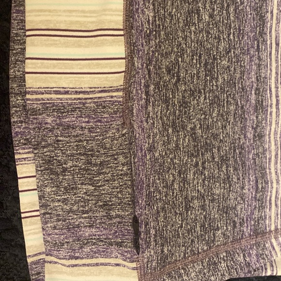 Lulu lemon workout top - Picture 4 of 4